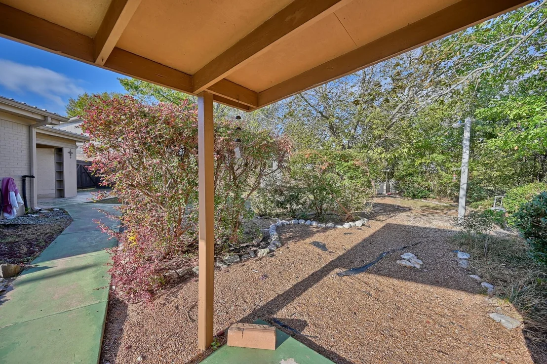 Photo of 1006 Top Hill Drive