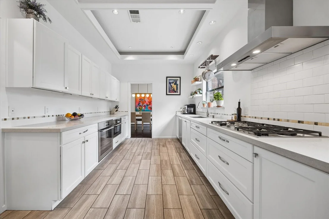 Photo of 4209 Sunset Boulevard