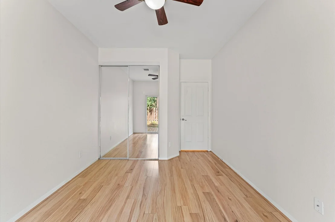 Photo of 50 Lakeridge Drive