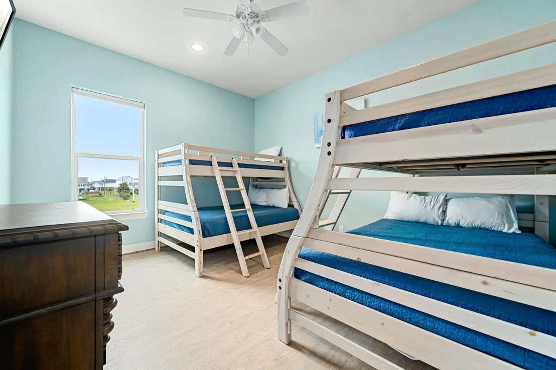 Photo of 4210 Sandpiper