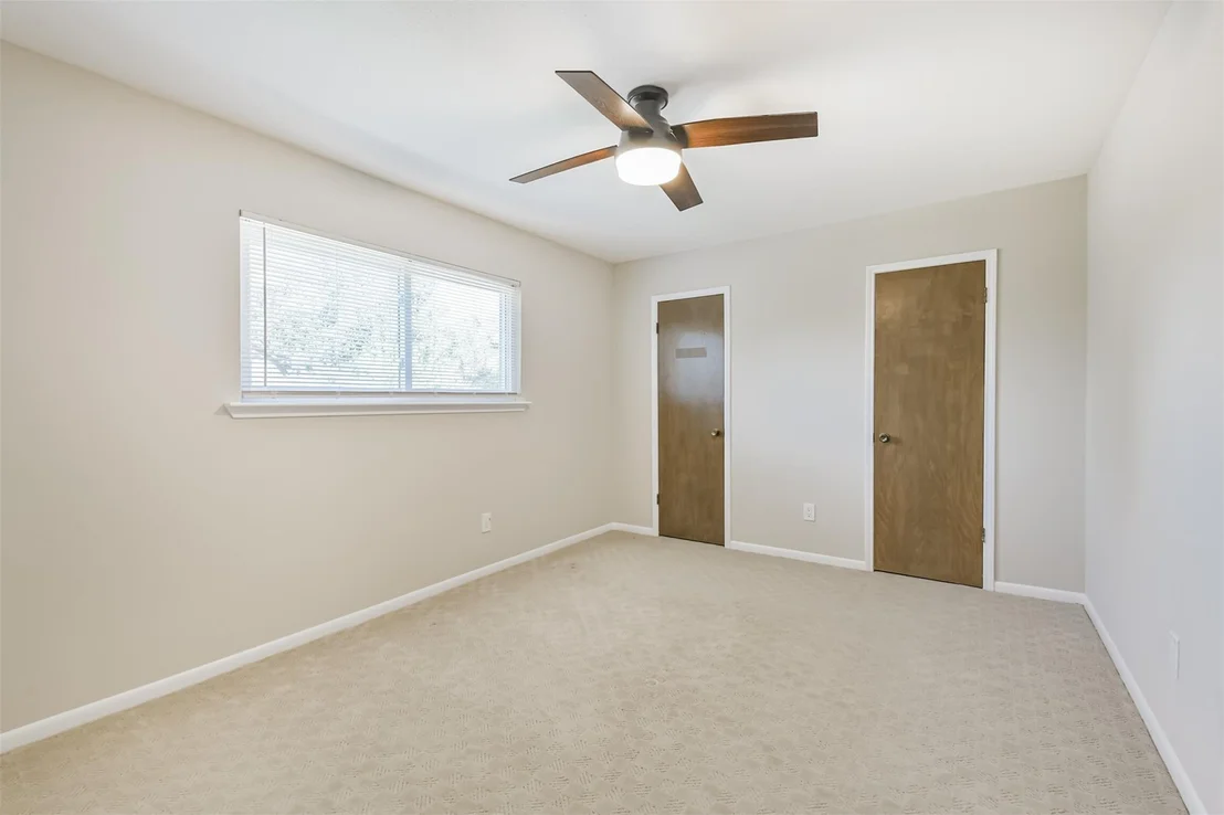 Photo of 9314 Roos Road