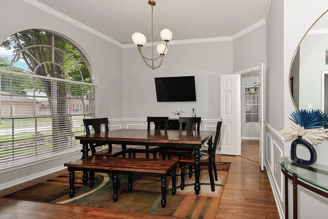 Photo of 722 W Clady Drive