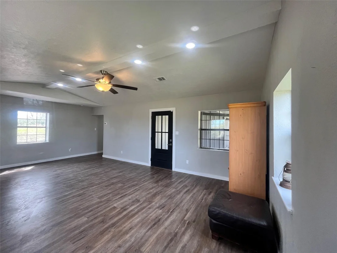 Photo of 5610 Private Road 4015