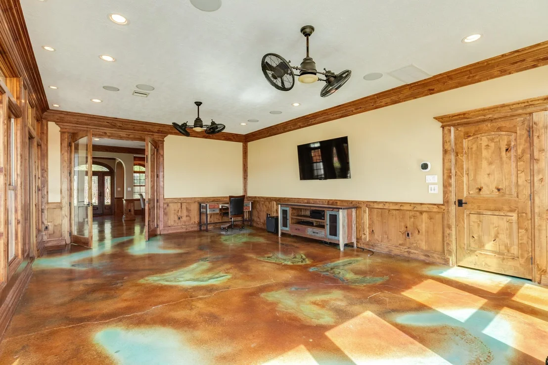 Photo of Unit CR930 at 5022 Riverview Drive
