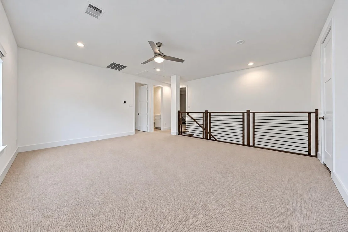 Photo of 115 Oak Estates Drive
