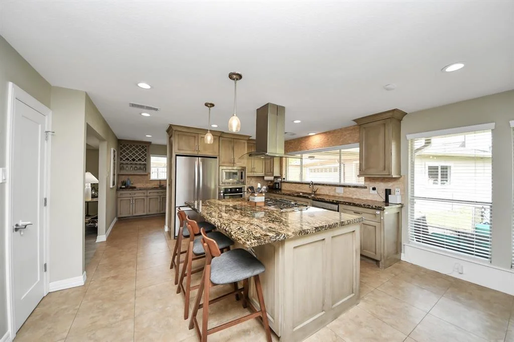 Photo of 415 Lakeside Estates Drive