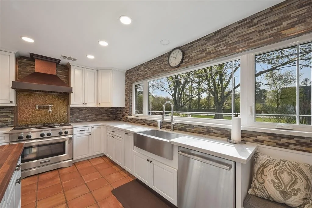 Photo of 2711 N Saddlebrook Lane