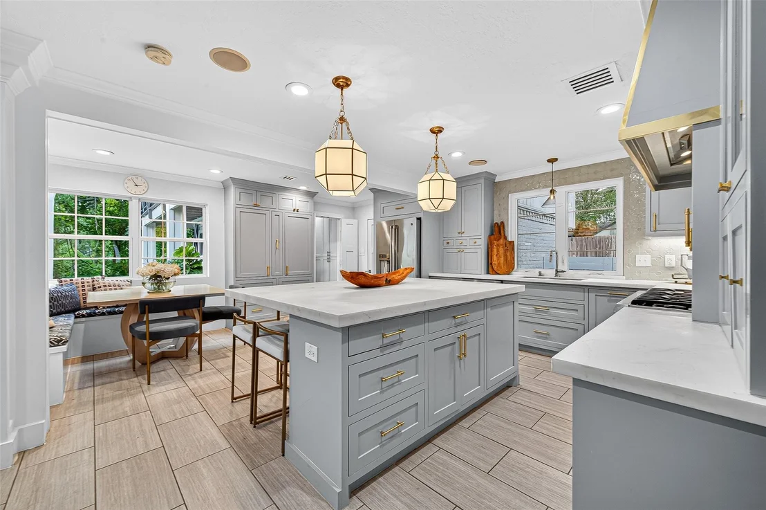 Photo of 415 Ramblewood Road