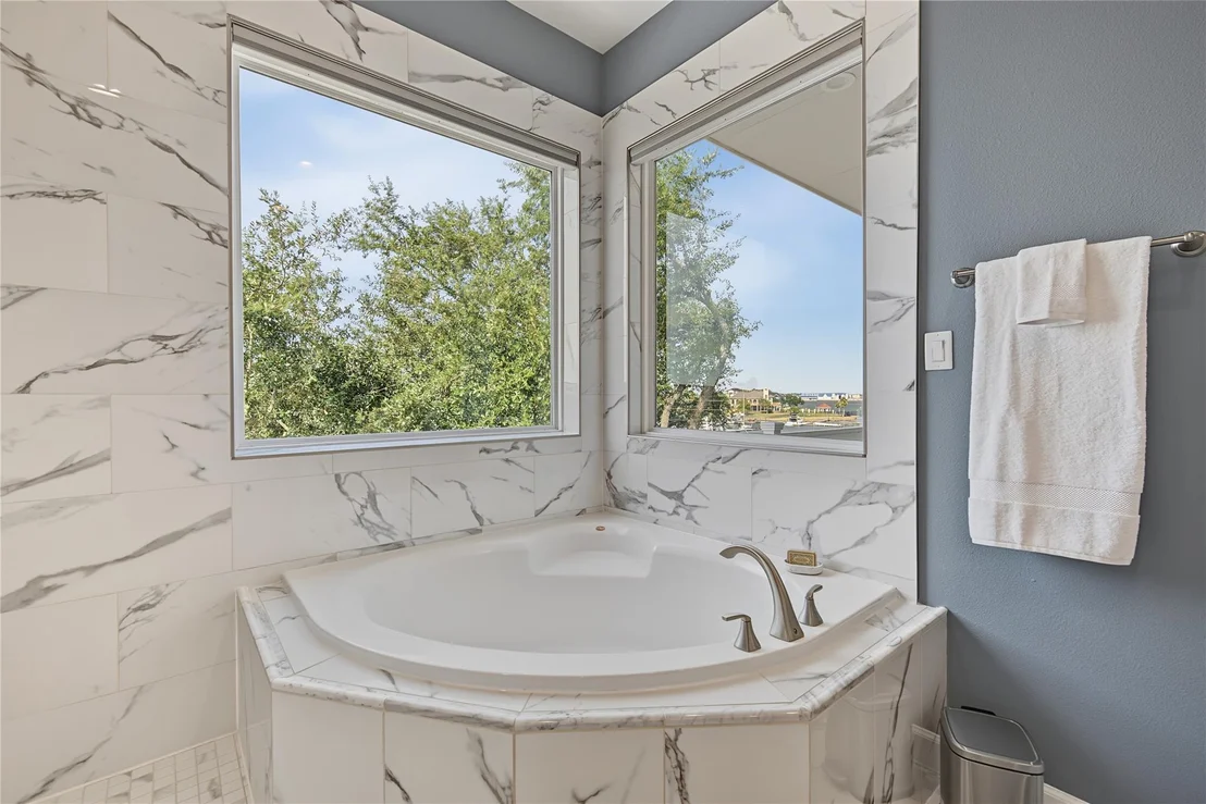 Photo of 2172 Marina Way