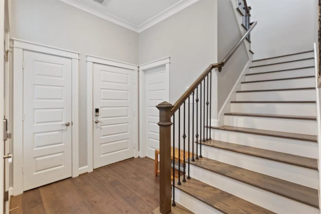 Photo of 5244 Larkin Street