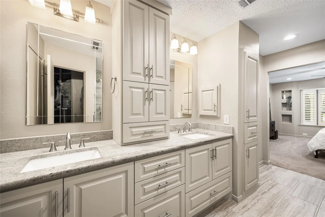 Photo of 2103 River Falls Drive