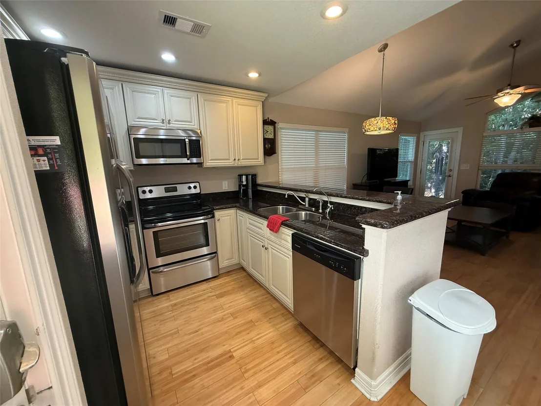 Photo of 200 Dewberry