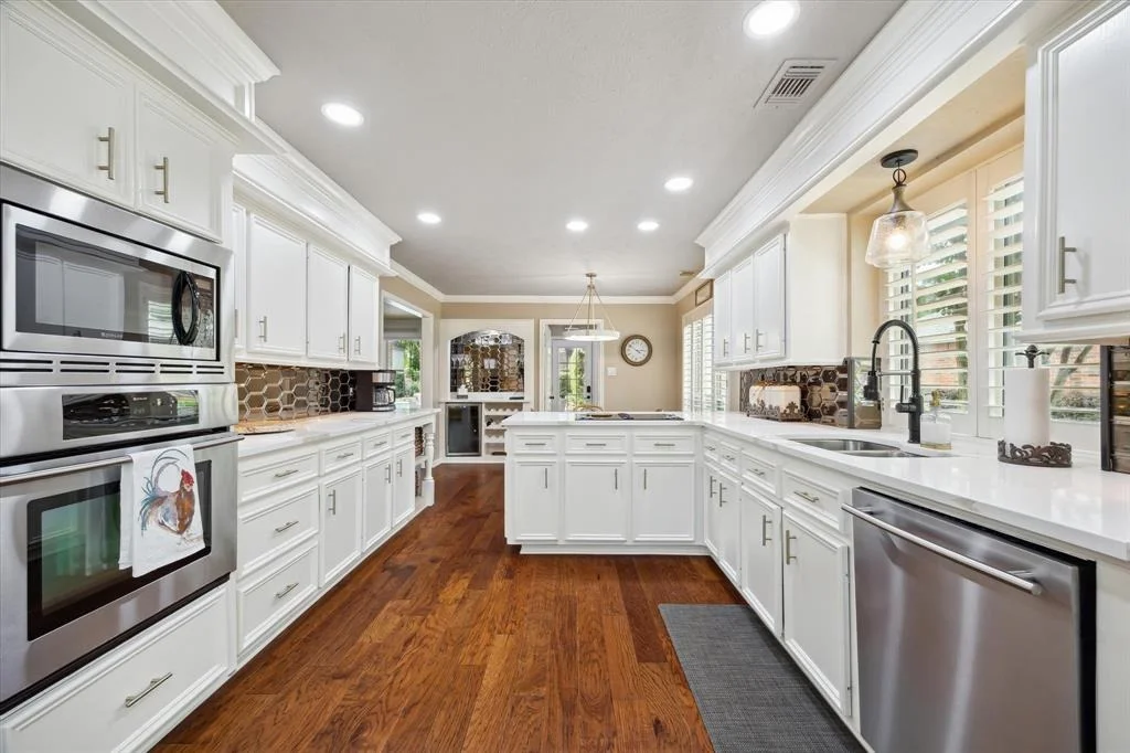 Photo of 15927 Meadowside Drive