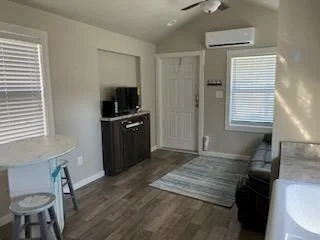 Photo of 4806 Palm