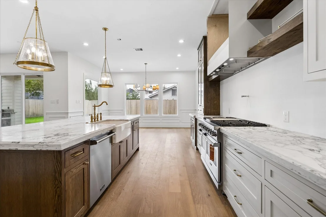 Photo of 1726 Chantilly Lane