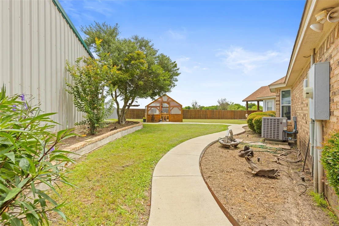 Photo of 414 County Road 437