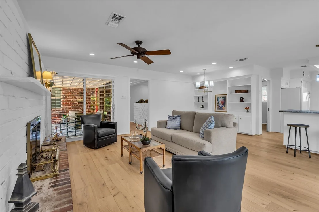Photo of 10127 Hazelhurst Drive