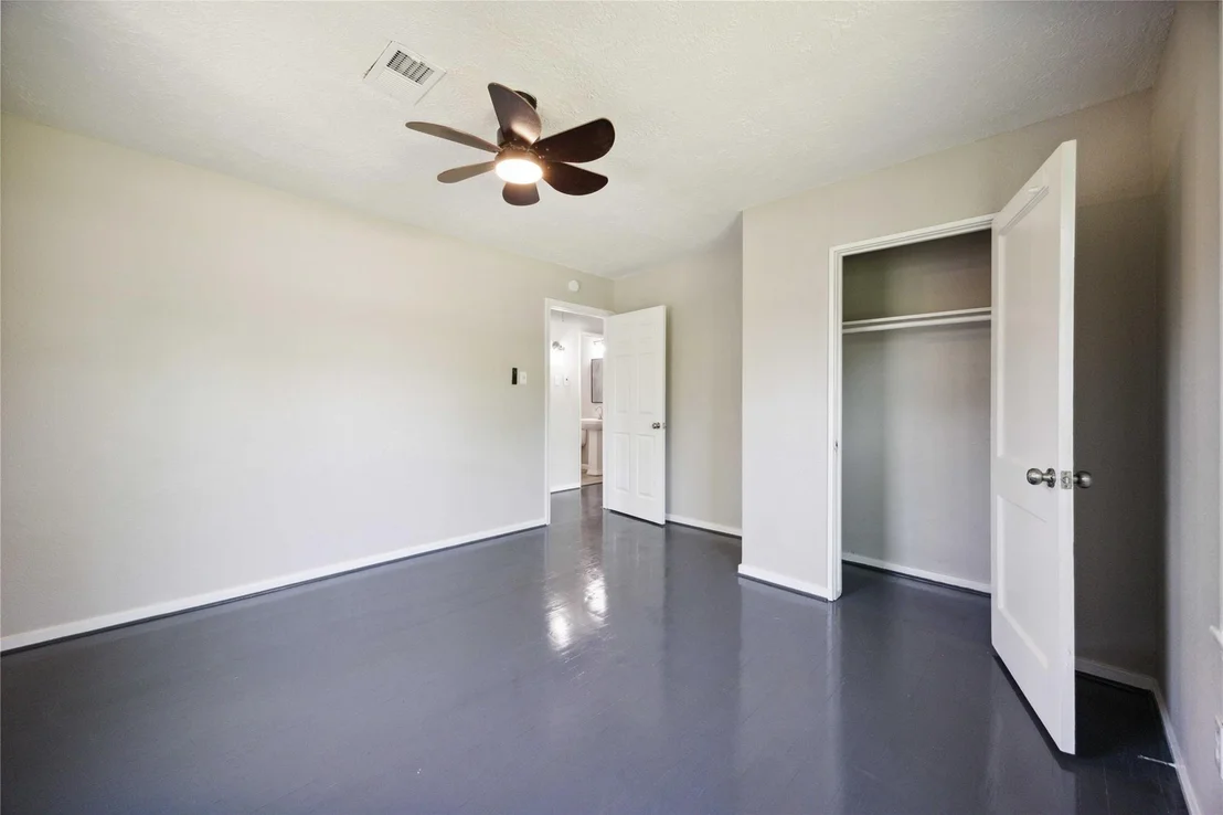 Photo of 5206 Willow Glen Drive