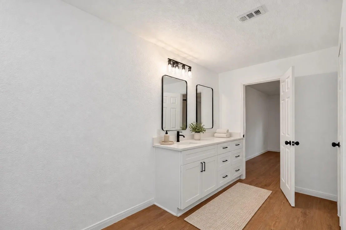 Photo of 16718 Charleston Drive