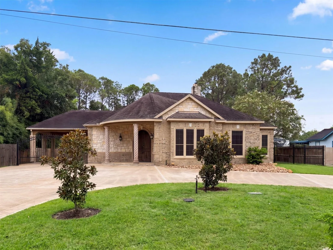 Photo of 1005 Lewis Drive