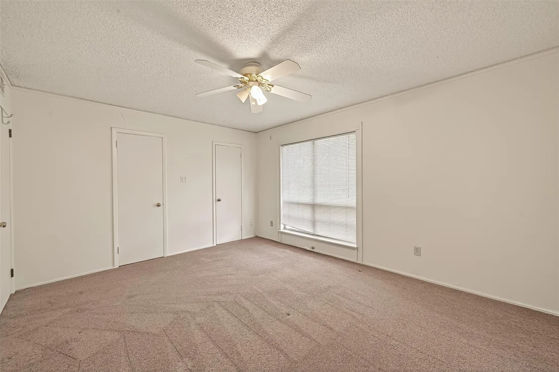 Photo of Unit 19 at 8211 Katy Freeway