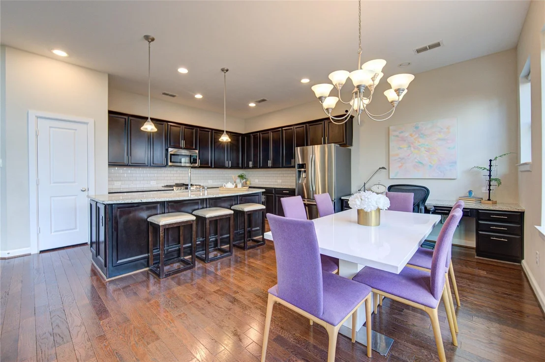 Photo of 8812 Narrow Leaf Street