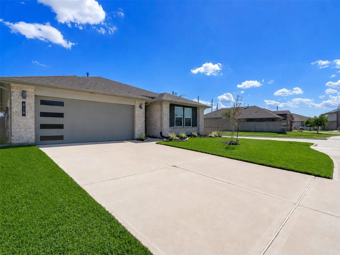 Photo of 818 Betsy Hill Drive