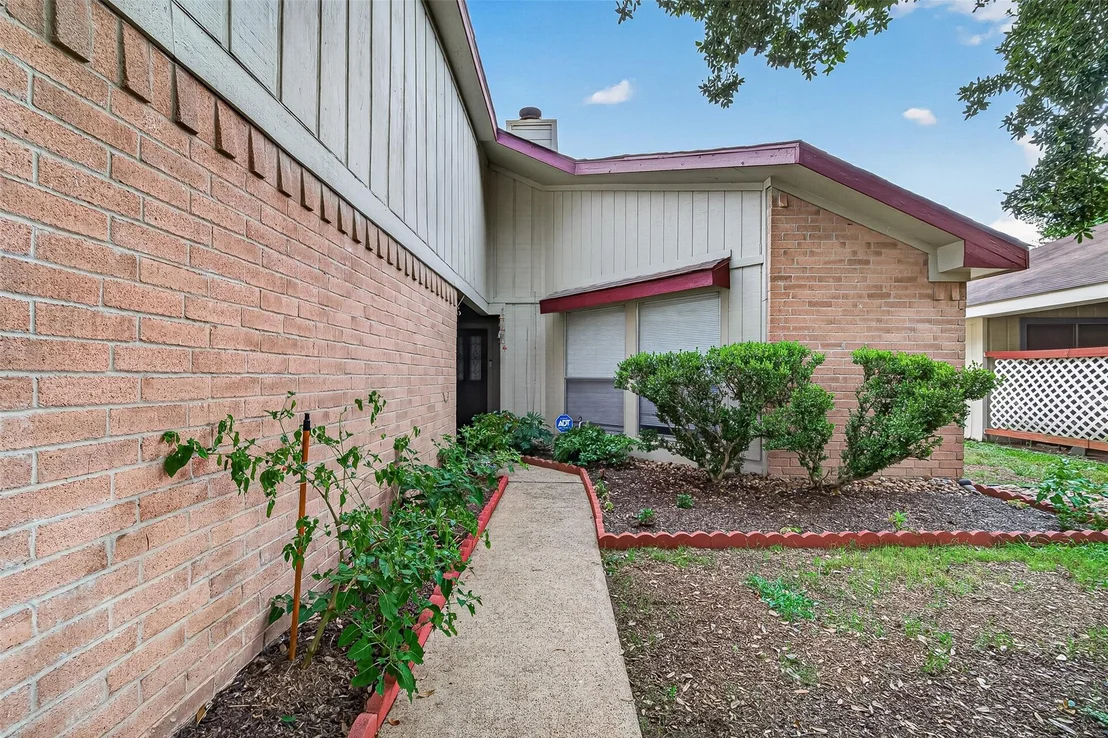 Photo of 17519 Davenway Drive