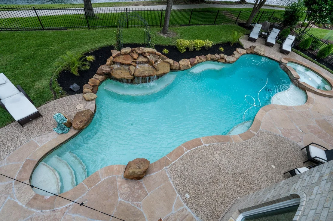 Photo of 15903 Lake Loop Drive