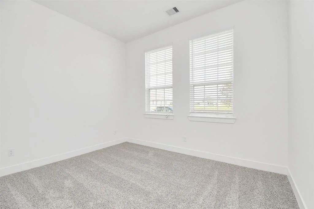Photo of 4738 Vaughan Way