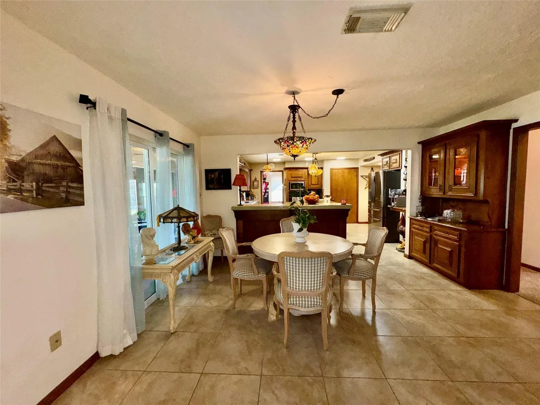 Photo of 201 Westwood Drive E