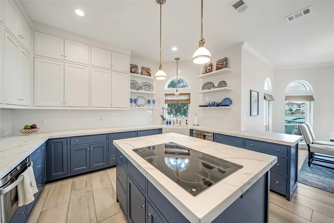 Photo of 318 Bayshore Drive
