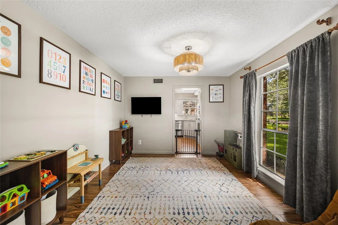 Photo of 2103 River Falls Drive