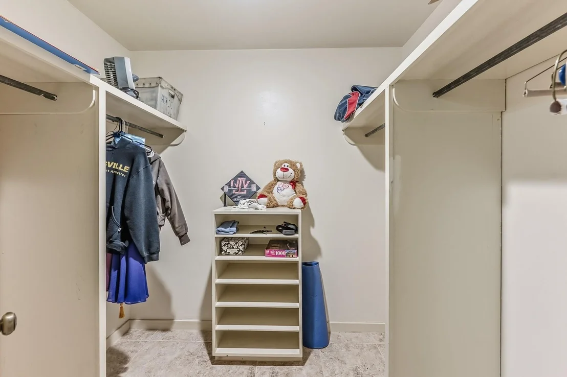 Photo of 1100 Broadmoor Drive