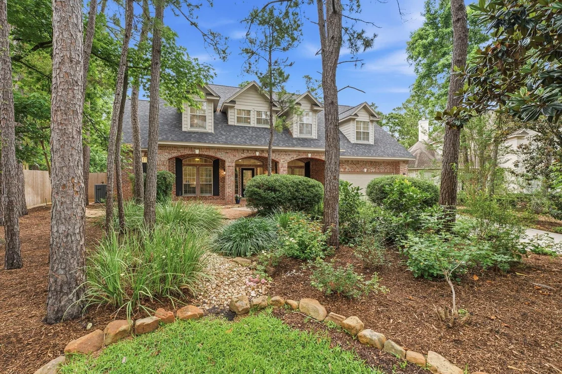 Photo of 130 E Fairbranch Circle