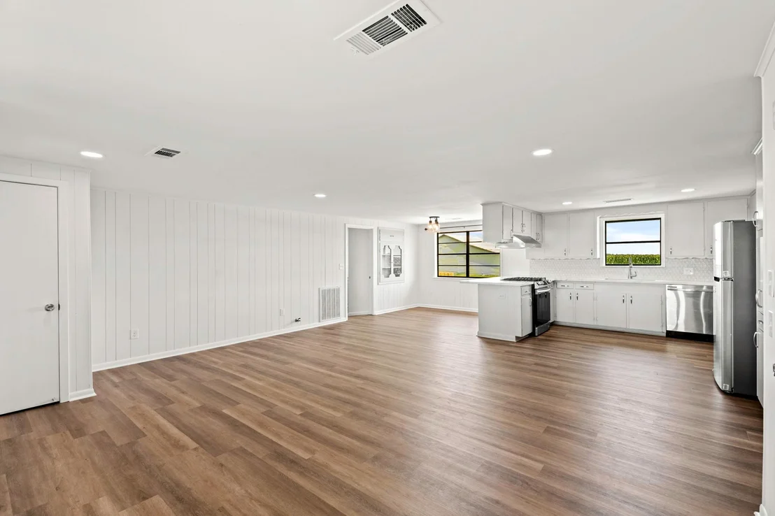 Photo of 2606 Long Lane
