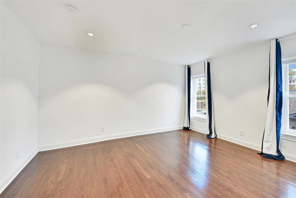 Photo of 897 Kirby Drive