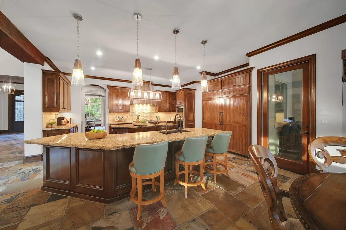 Photo of 852 Eagle Pointe