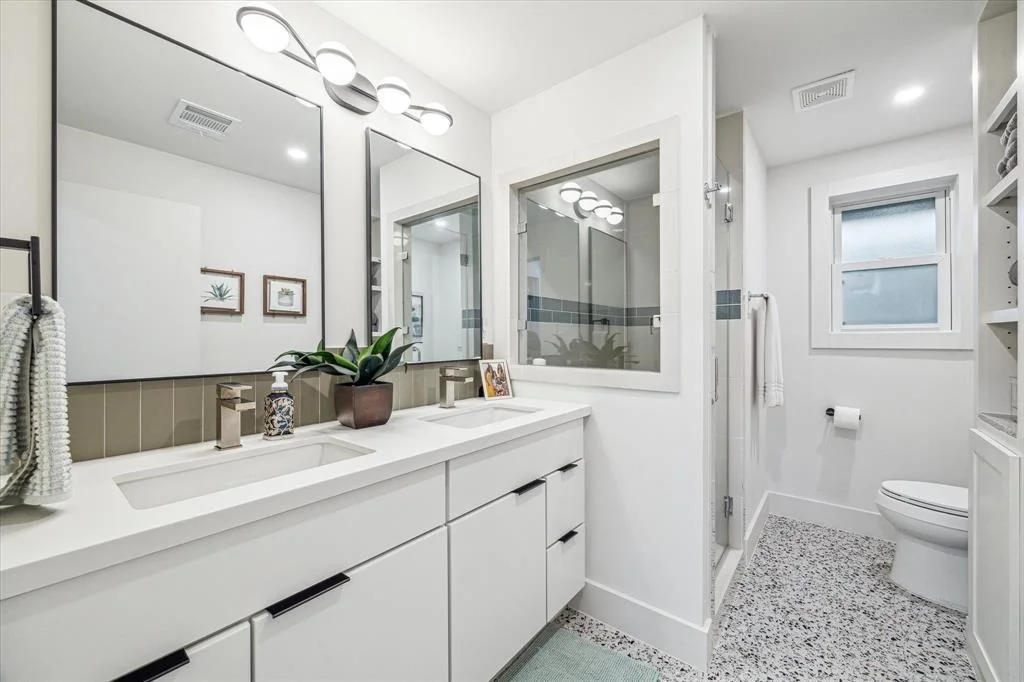 Photo of 1506 Du Barry Lane
