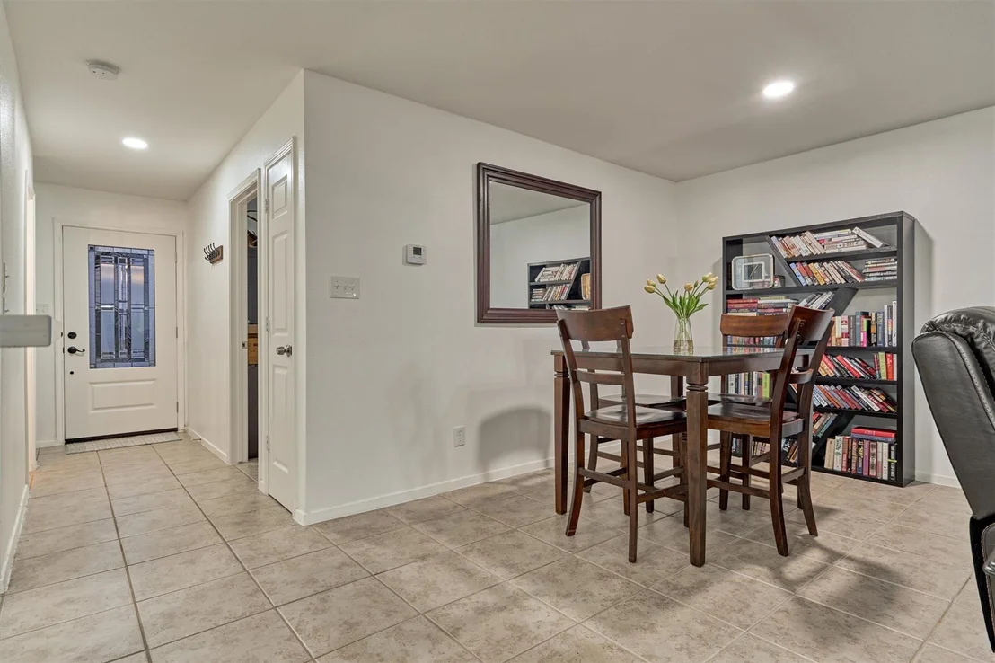 Photo of 807 Paradise Lane