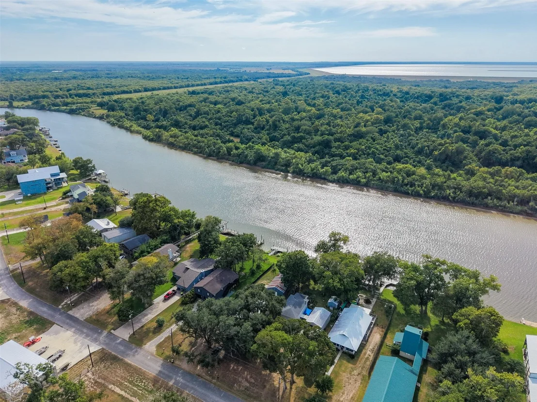 Photo of 1402 County Road 243