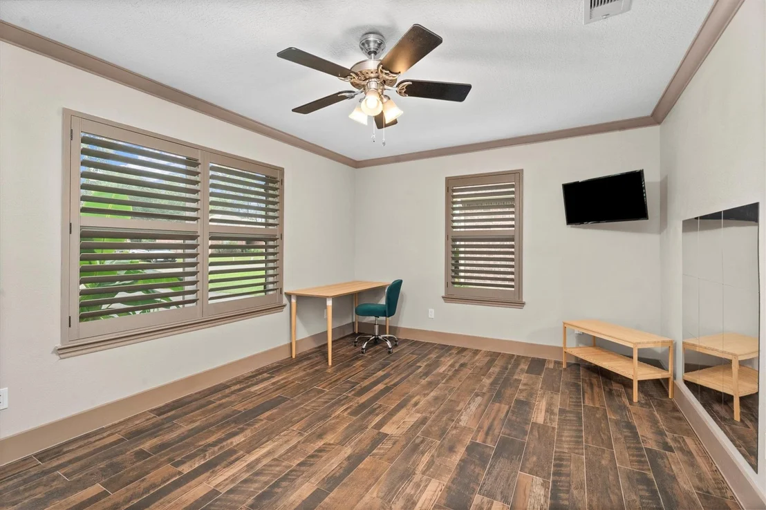 Photo of 1512 Glen Oaks Drive