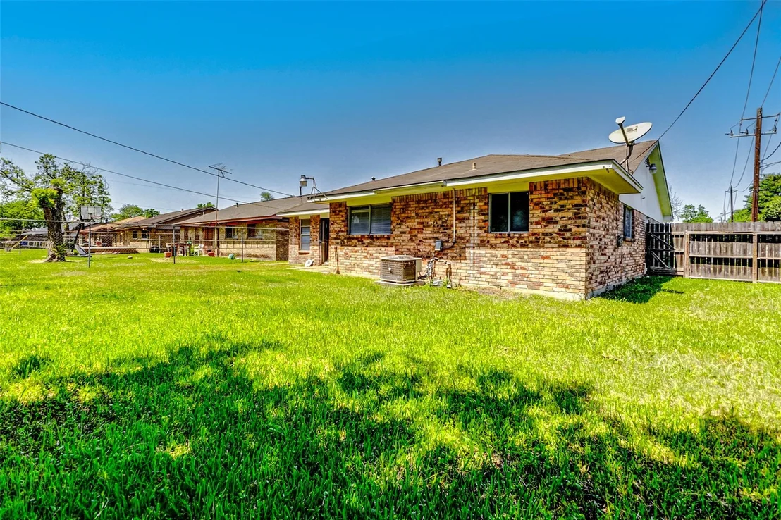 Photo of 5318 Botany Lane