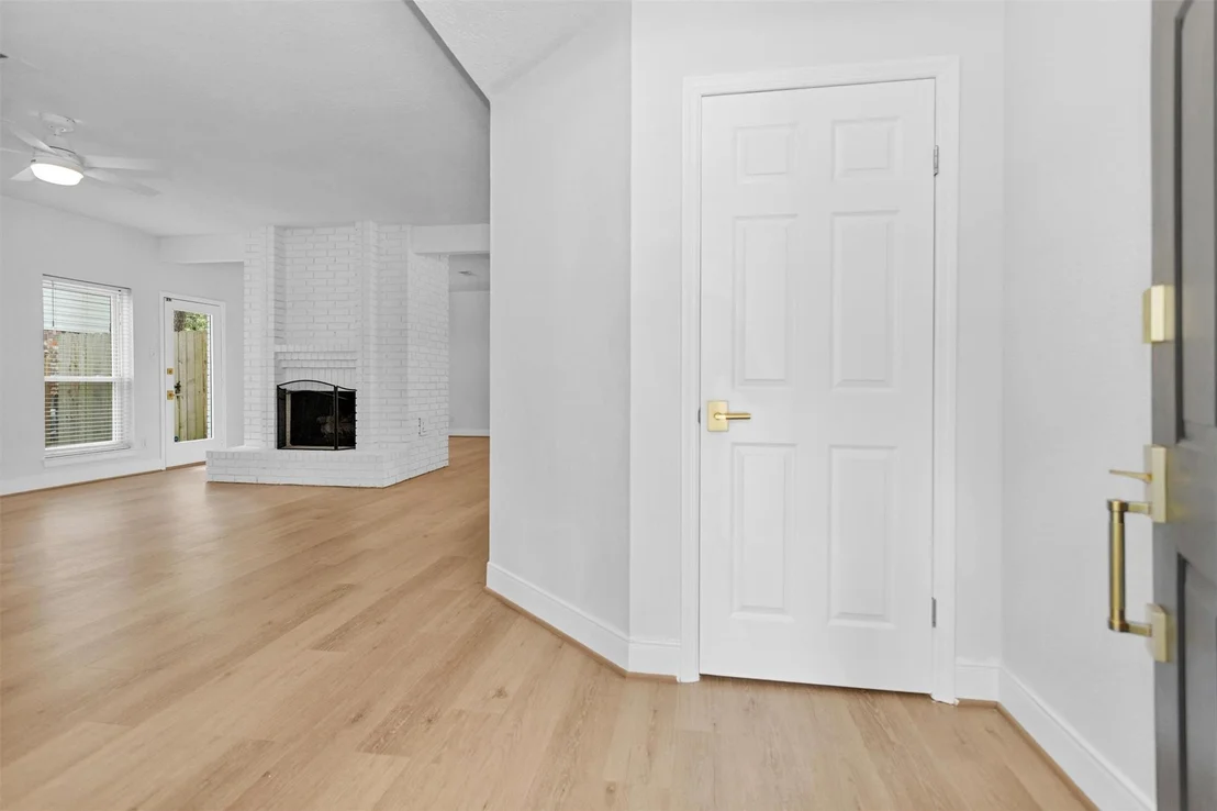 Photo of 147 E Pathfinders Circle