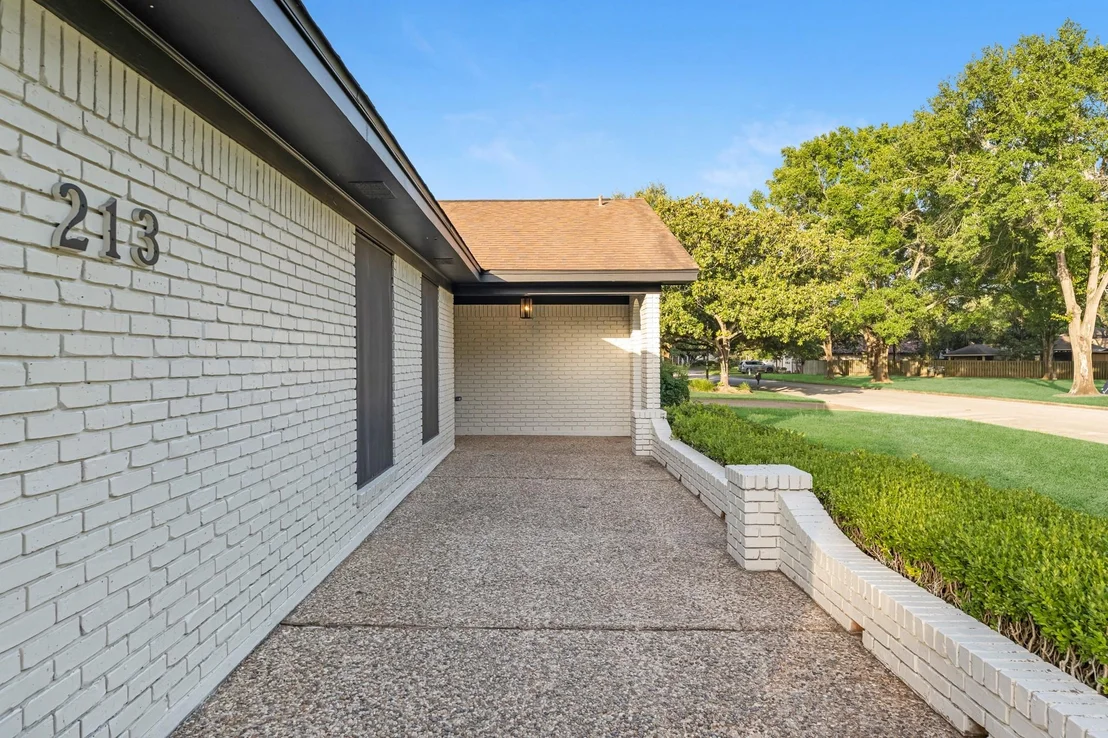 Photo of 213 Westview Drive