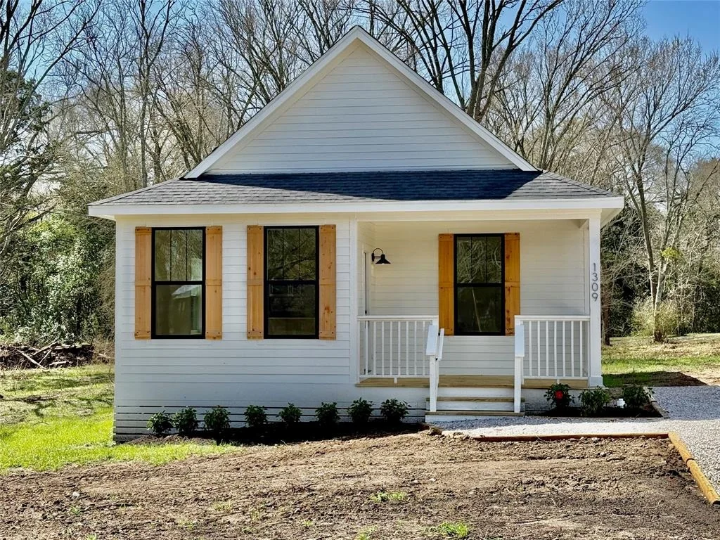 Photo of 1309 Hidden Creek Lane