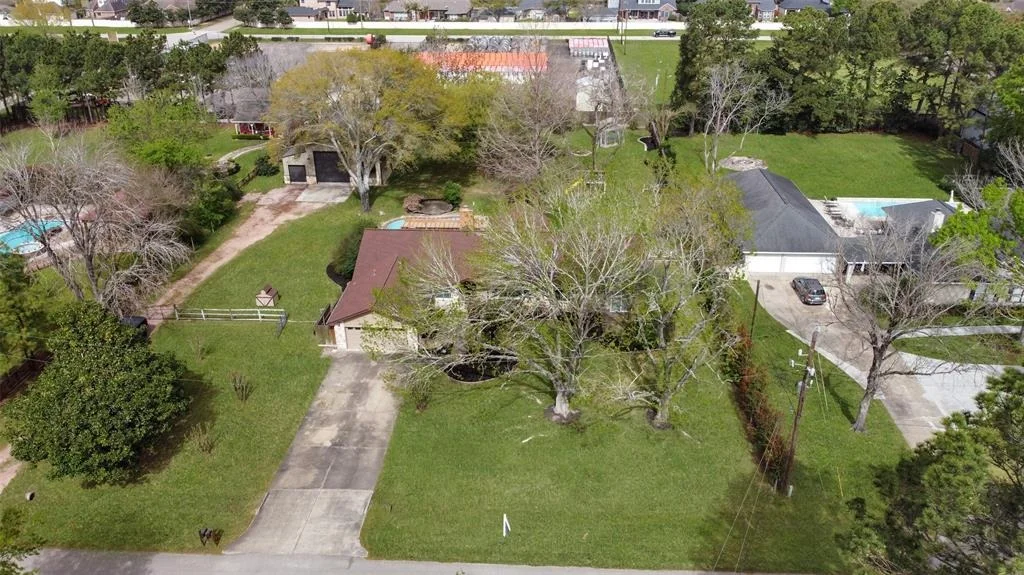 Photo of 2711 N Saddlebrook Lane