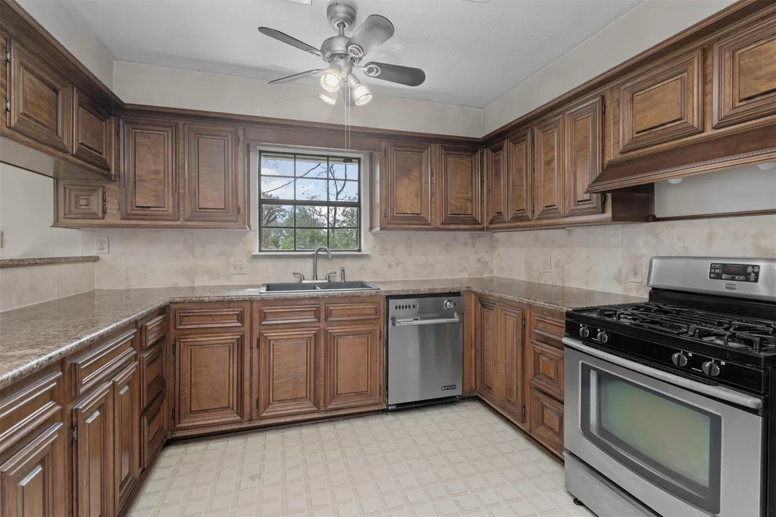 Photo of 2322 Shadow Glen
