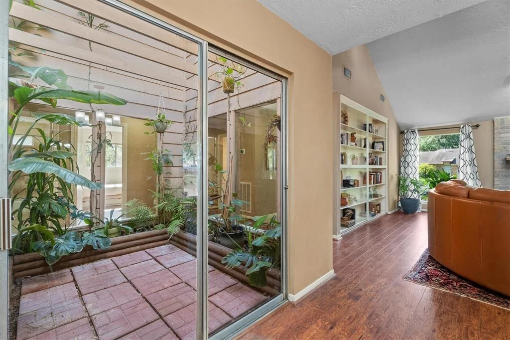 Photo of 4638 Deer Point Drive