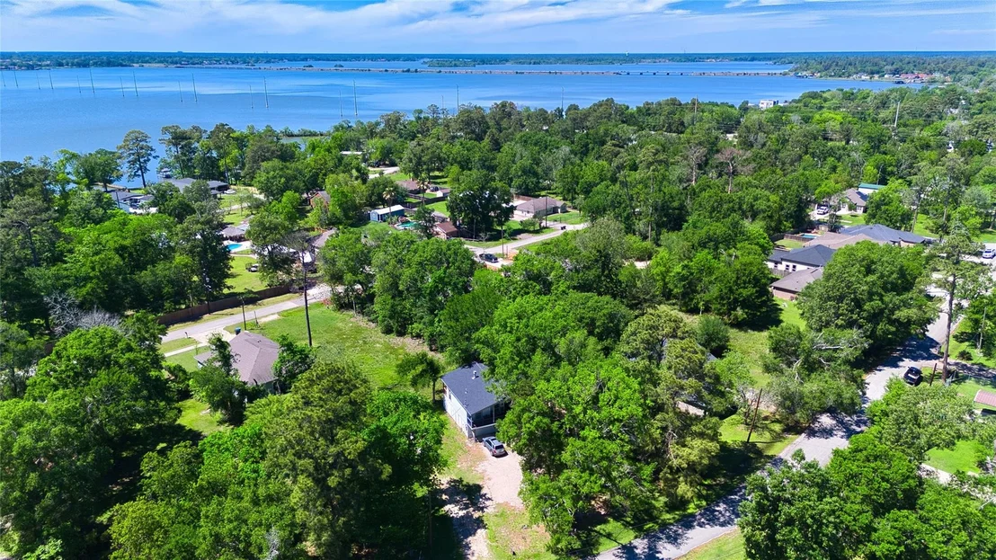 Photo of 22418 E Shorewood Loop E